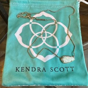 Kendra Scott Gold Cami Pendant necklace in White Kyocera Opal